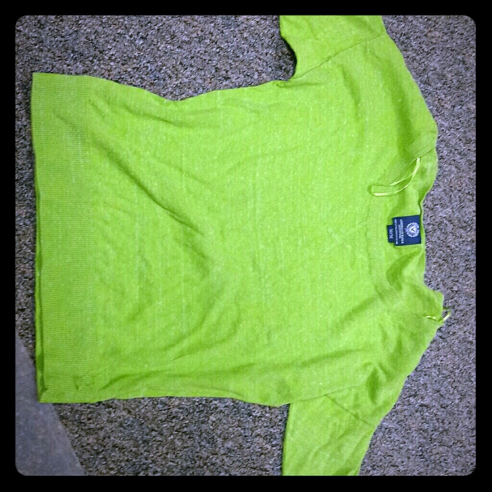 American Eagle size M sweater