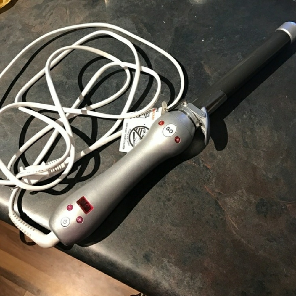 **ON HOLD**Beachwaver pro 1.25 professional