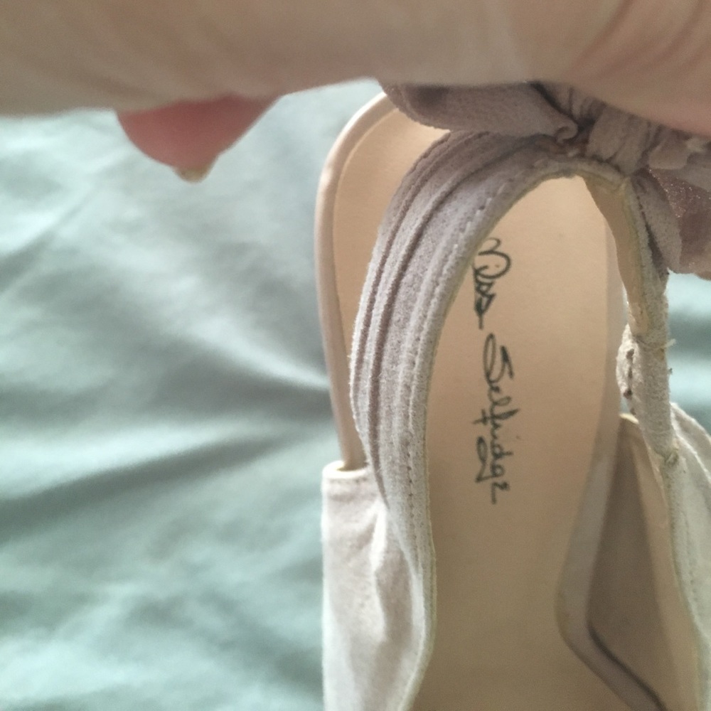 Shoes - Picture 2 of 4