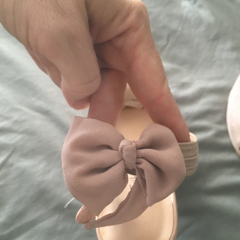 Shoes - Picture 3 of 4