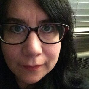 Meet your Posher, Monique