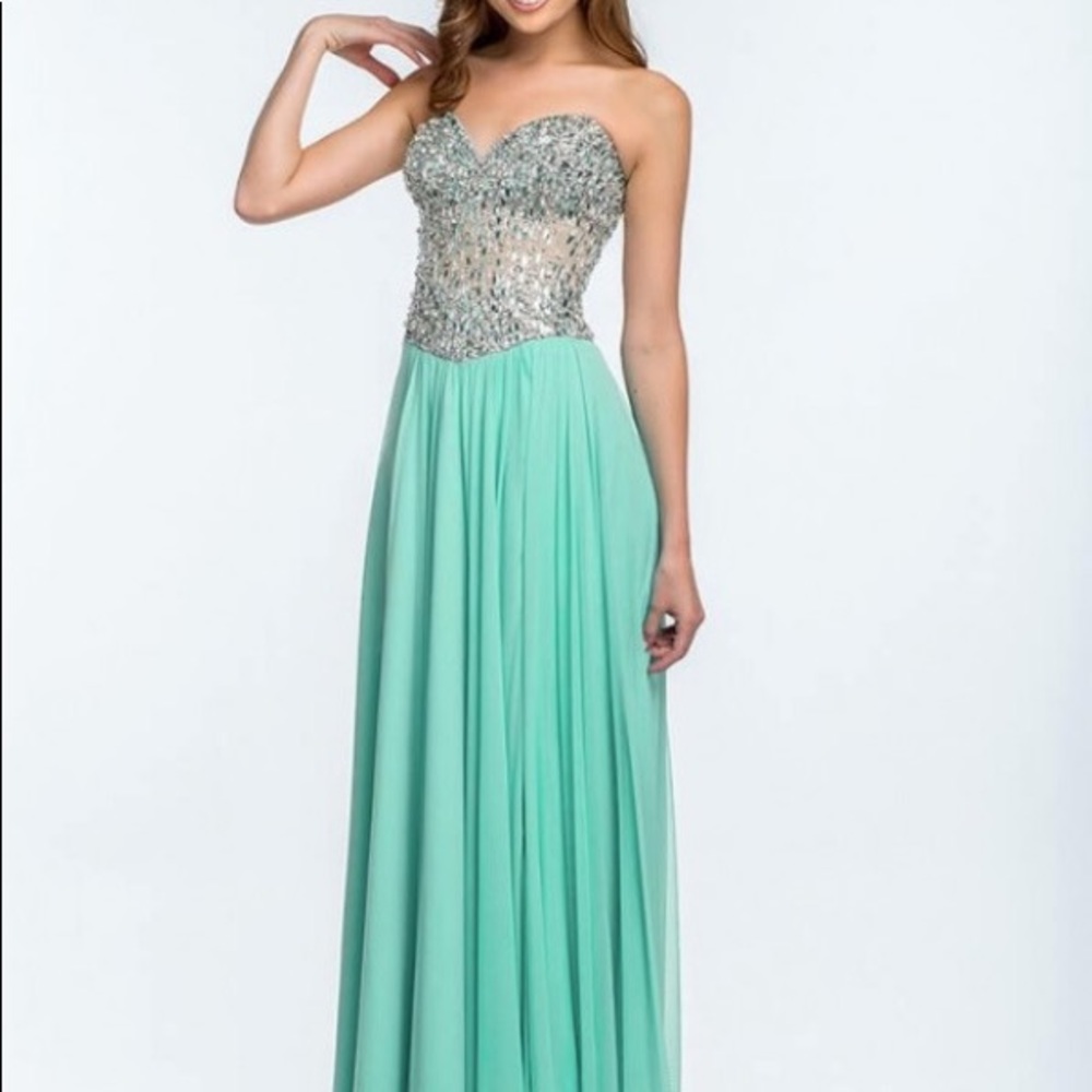 Terani couture mint/nude dress, sz 4