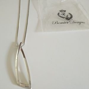 Premier Designs pendant necklace