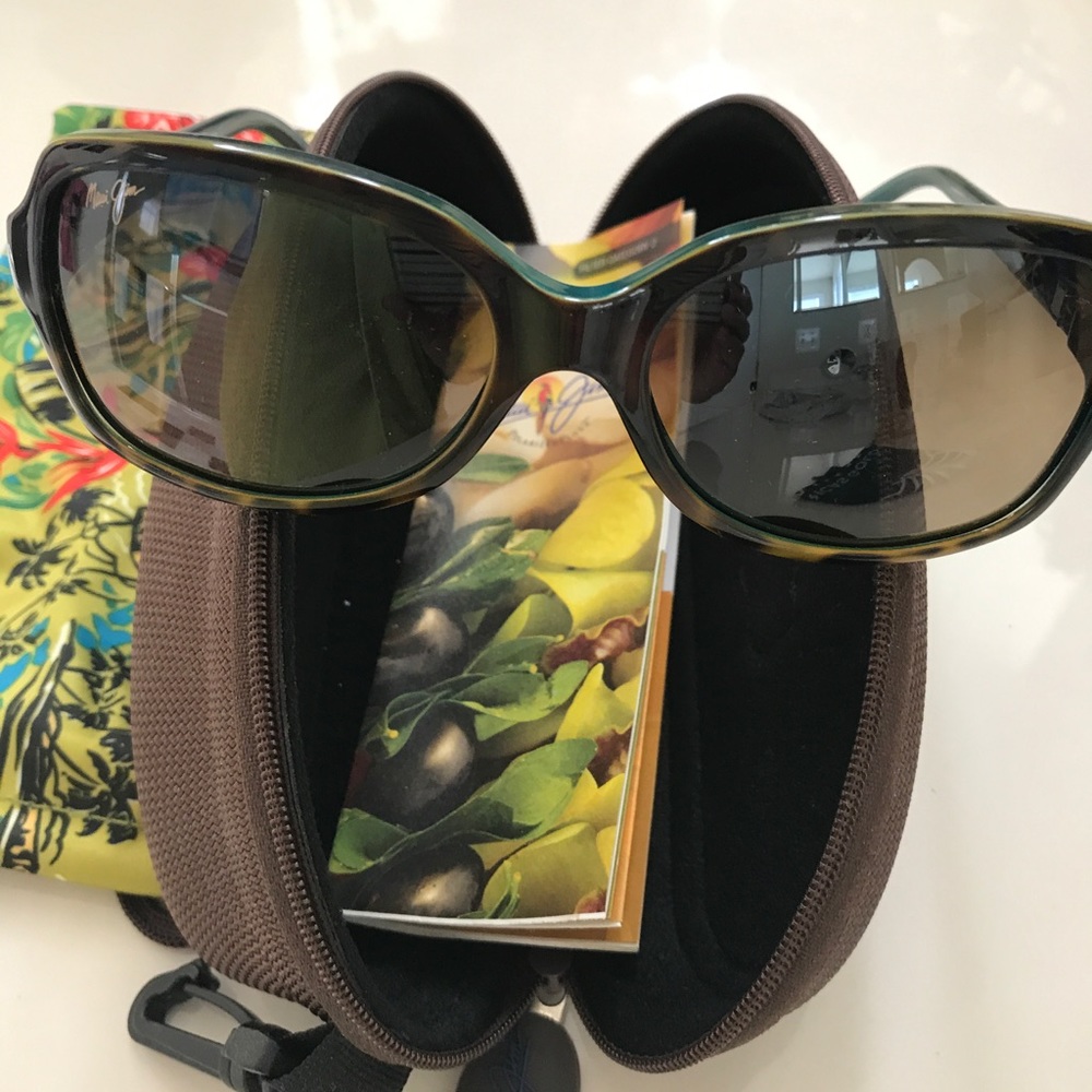 Brand new - never used Maui Jim Sunglasses