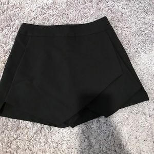Black Skort