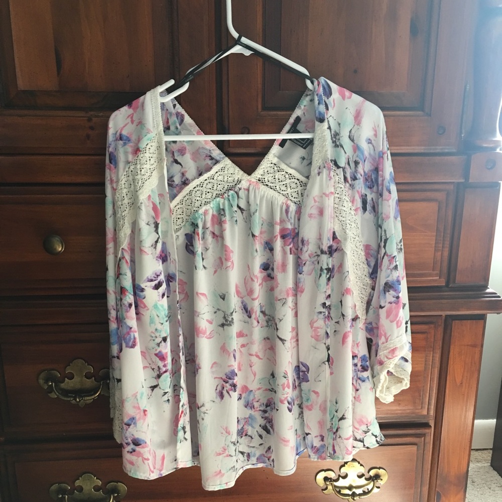 Size Medium Floral Forever 21 Kimono Gently Used