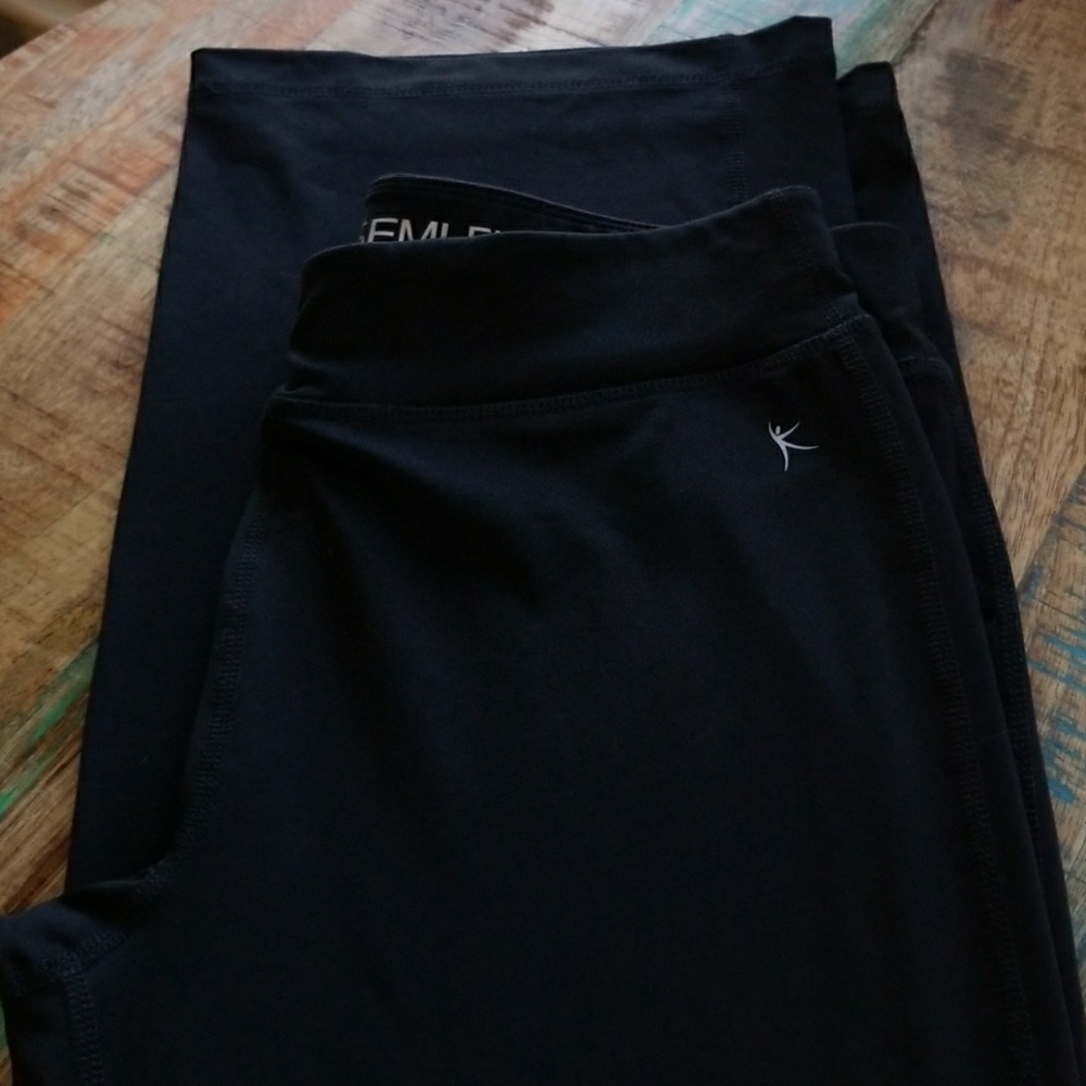 Danskin semi fitted workout pants