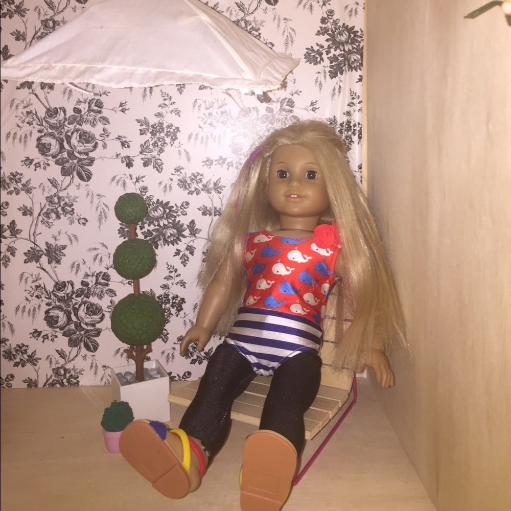 OG DOLL chair, umbrella, plants