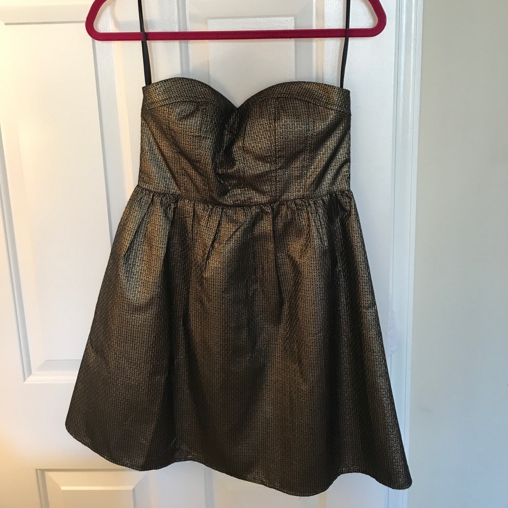 Gold party dress! Excellent condition!! ✨ Bevello