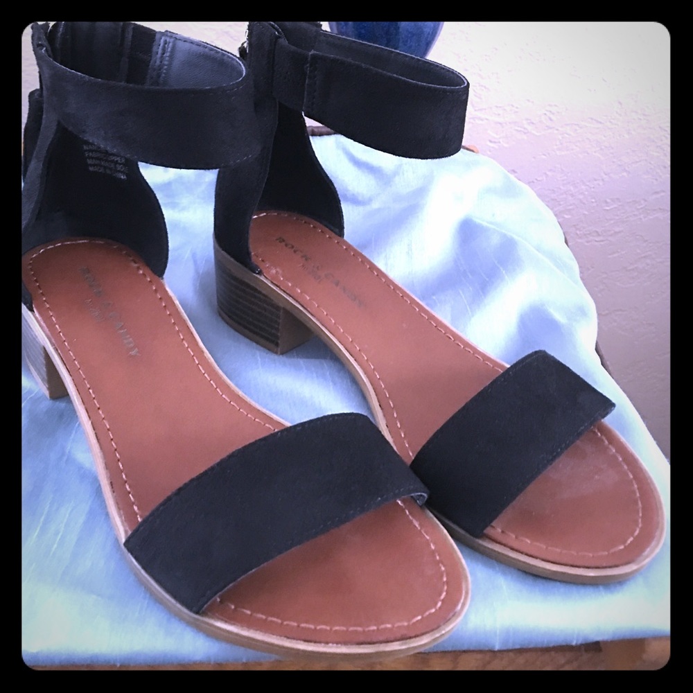 Black low heeled sandals
