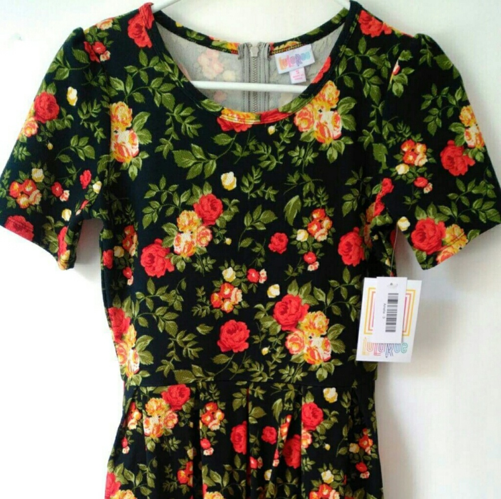SOLD. Lularoe Amelia Dress S BNWT Roses