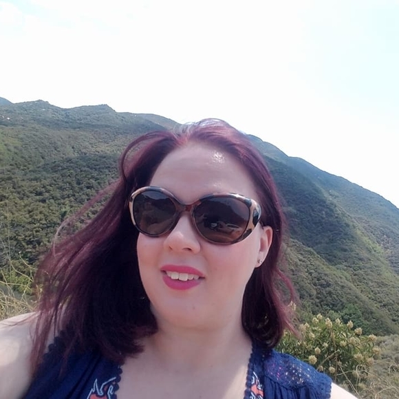 Meet your Posher, Adrien - Picture 1 of 1