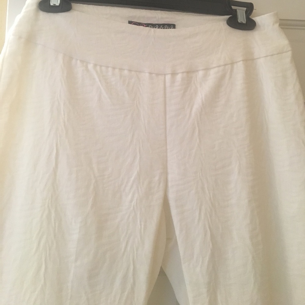 White stretchy pants, subtle designs - Picture 2 of 2