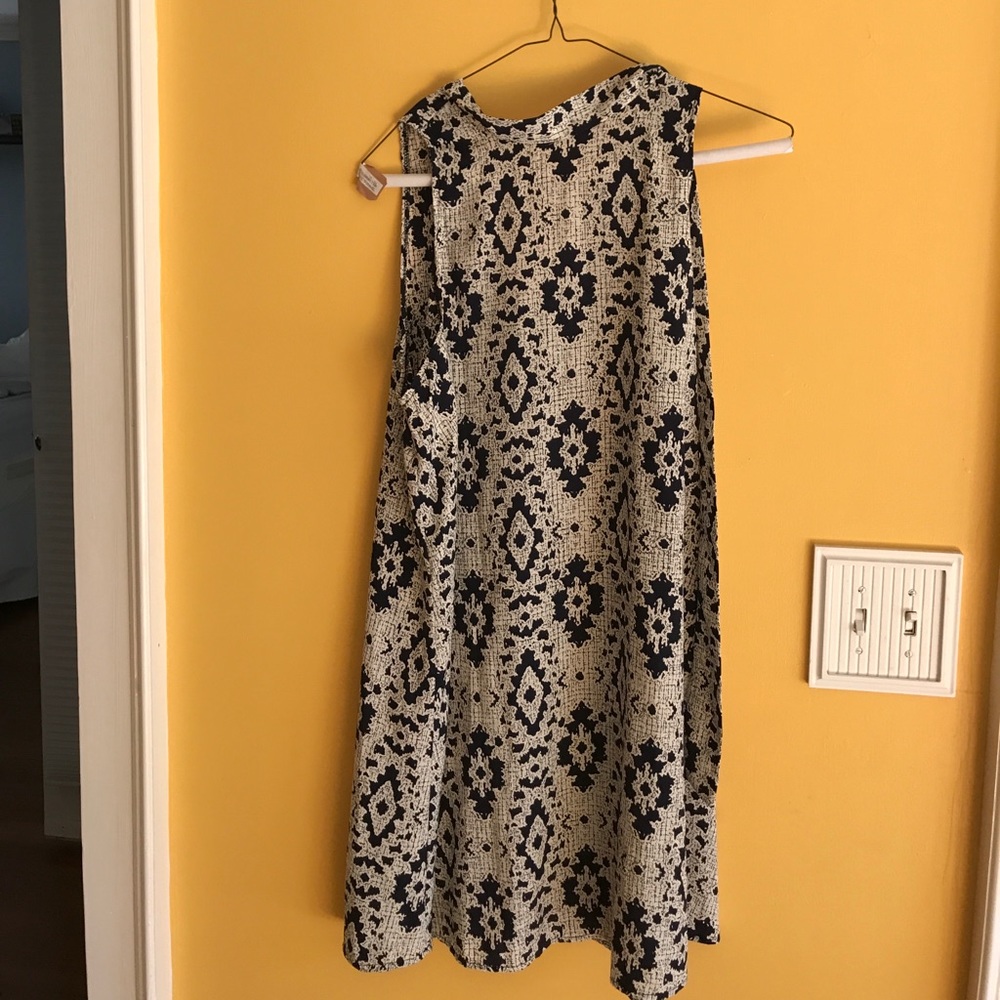 Patterned summer dress with flair