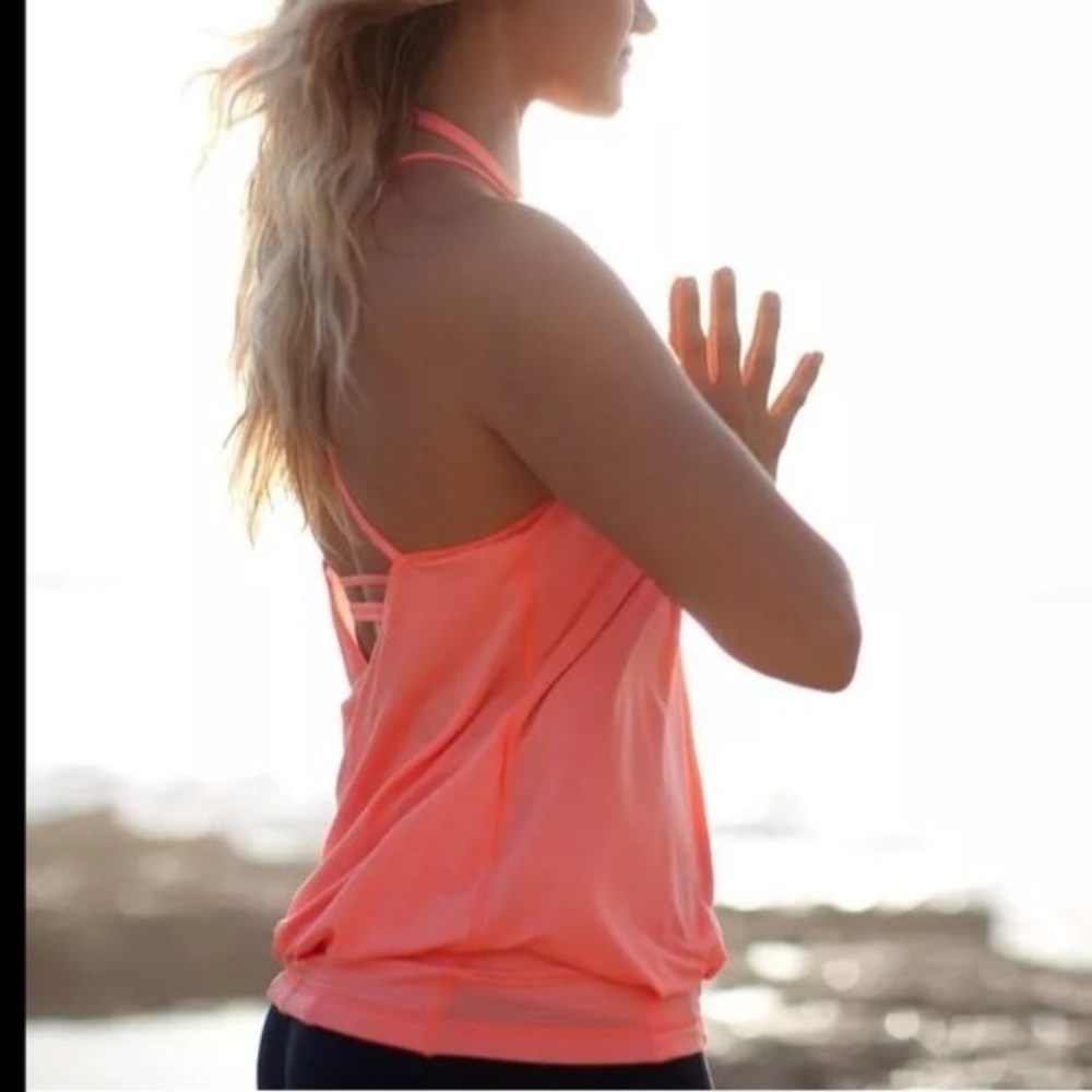 Lulu lemon size 6