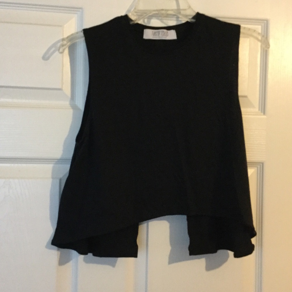 T-shirt black