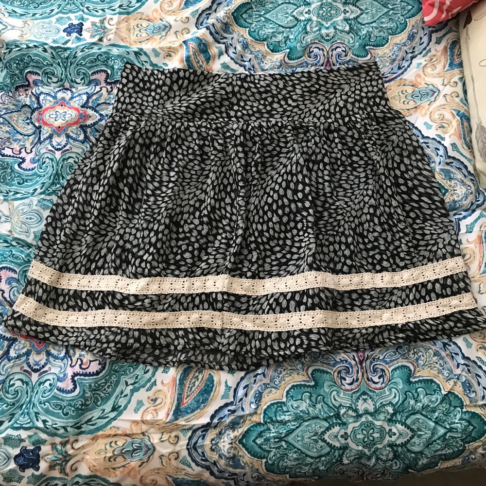 Flowy, fun skirt with lace at the bottom