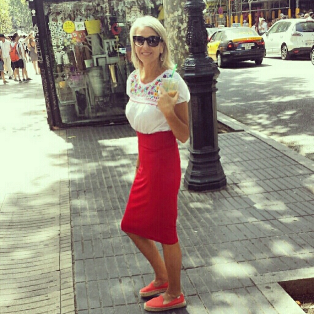 Bright and cheerful, ruby red, so versatile skirt