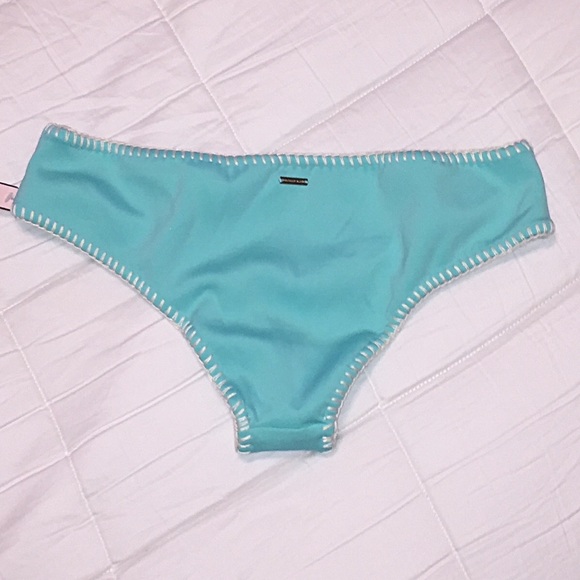 🔥MOVING SALE📦 🆕 VS Surf Bikini Bottoms - Picture 2 of 4
