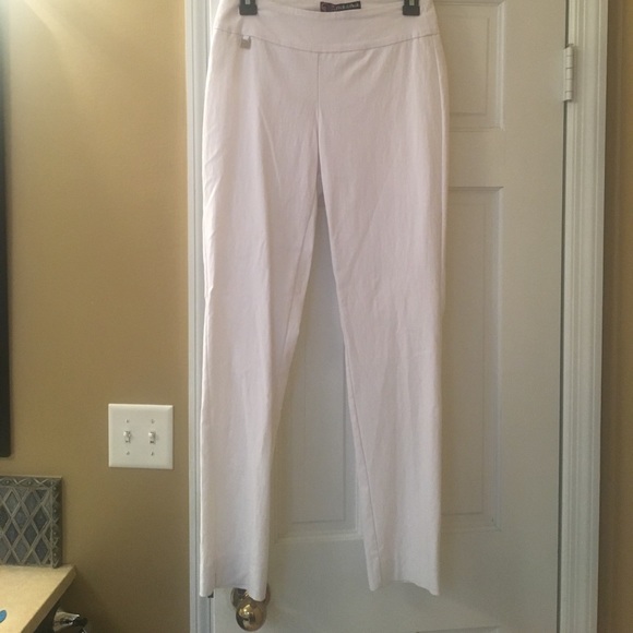 Pants - White skinny pants, worn twice