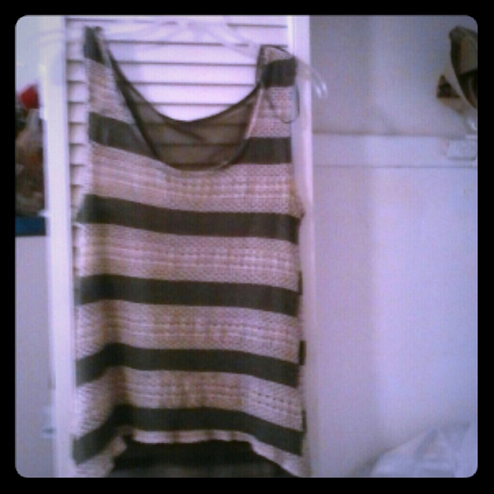 Extra small Green & white knit top.