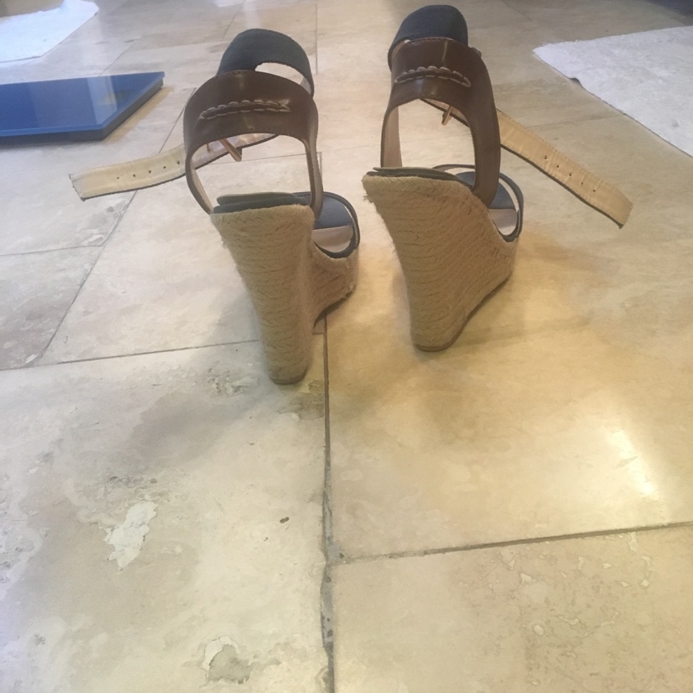 Shoes - Picture 2 of 4