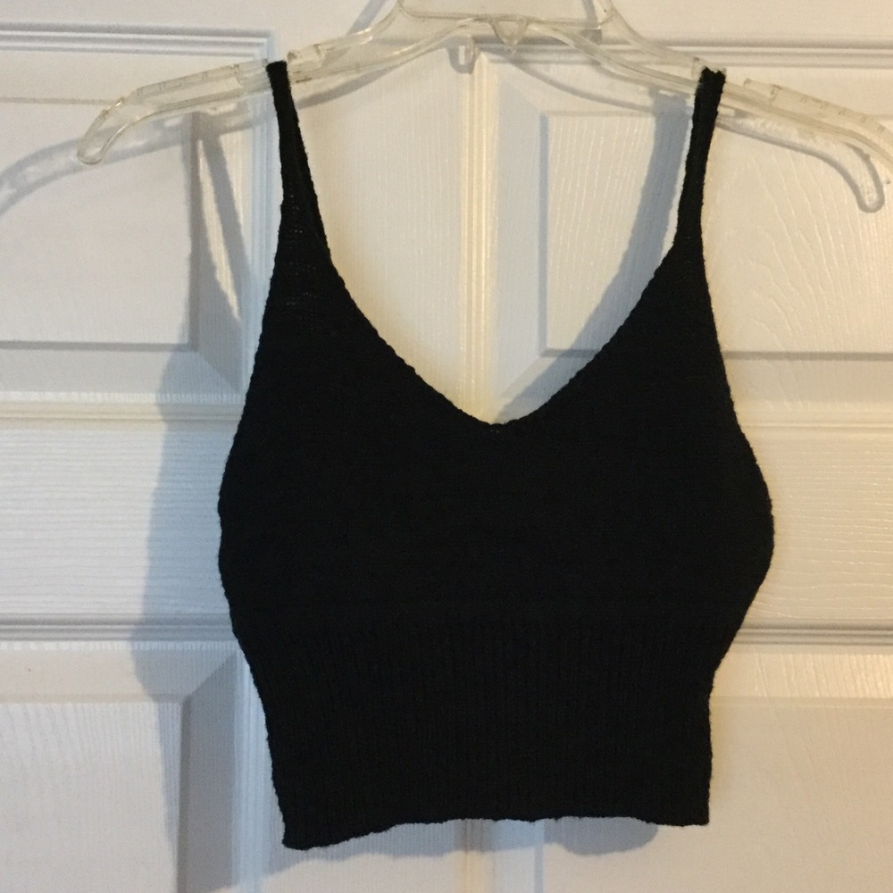 Black knit crops top