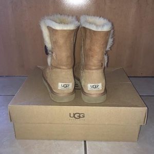 Size 8, women's ugg boots.