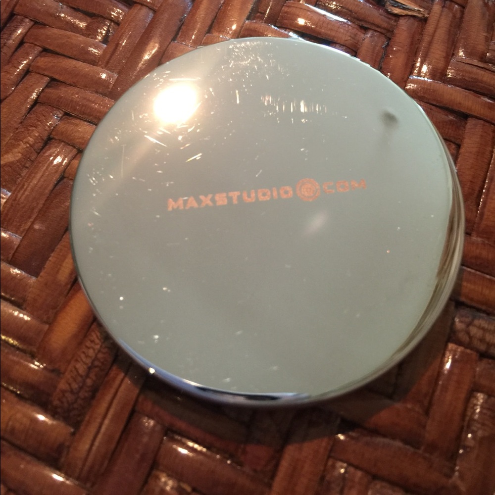 Max Studio Compact Mirror