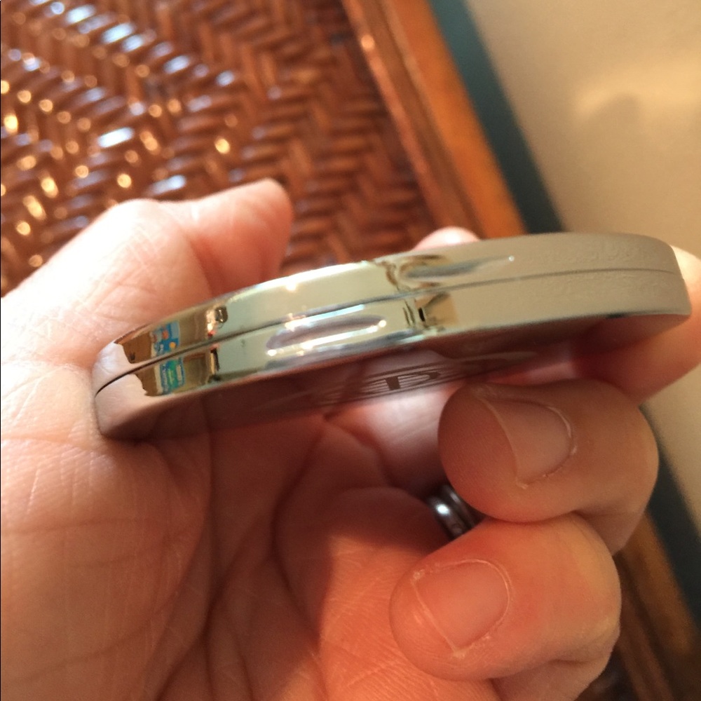 Max Studio Compact Mirror - Picture 4 of 4
