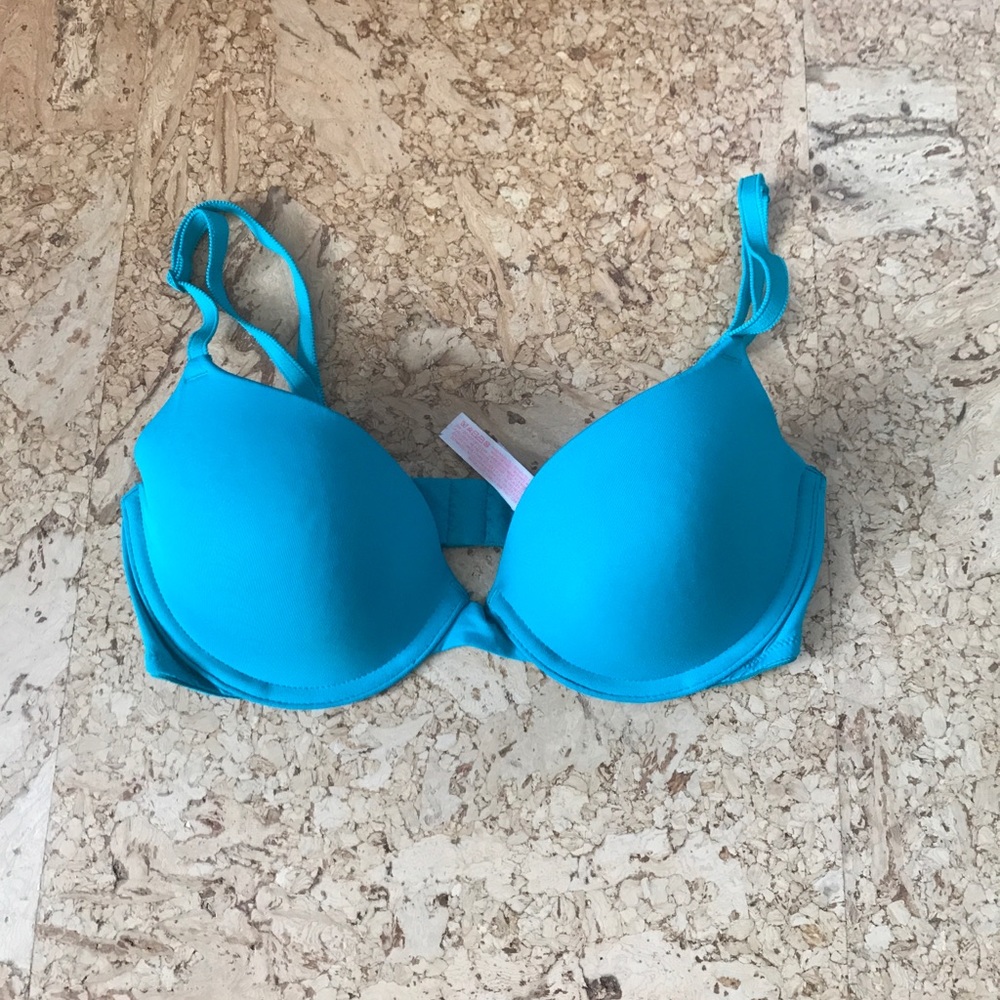 Victoria's Secret PINK bra.