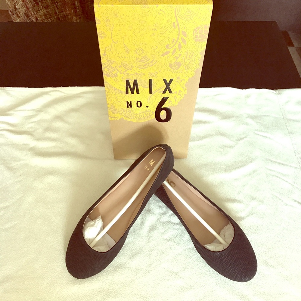 🔆NEW🔆DSW Mix No.6 Black Danzey Flats
