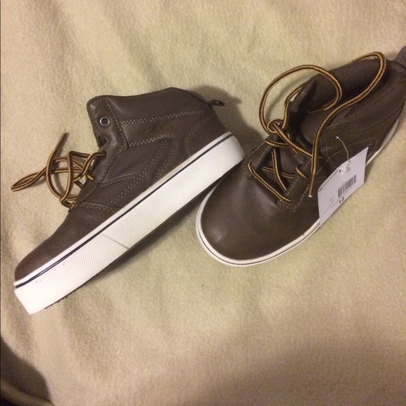 Boy sneakers - Picture 2 of 3