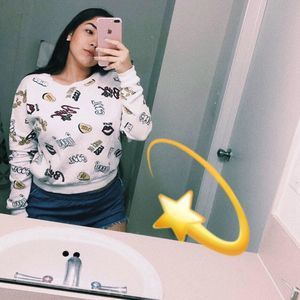 Meet your Posher, Valentina