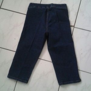 LEI Jeans short below knee, a long pair of shorts below the knee