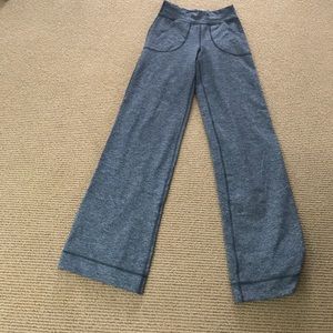 Lululemon yoga pants