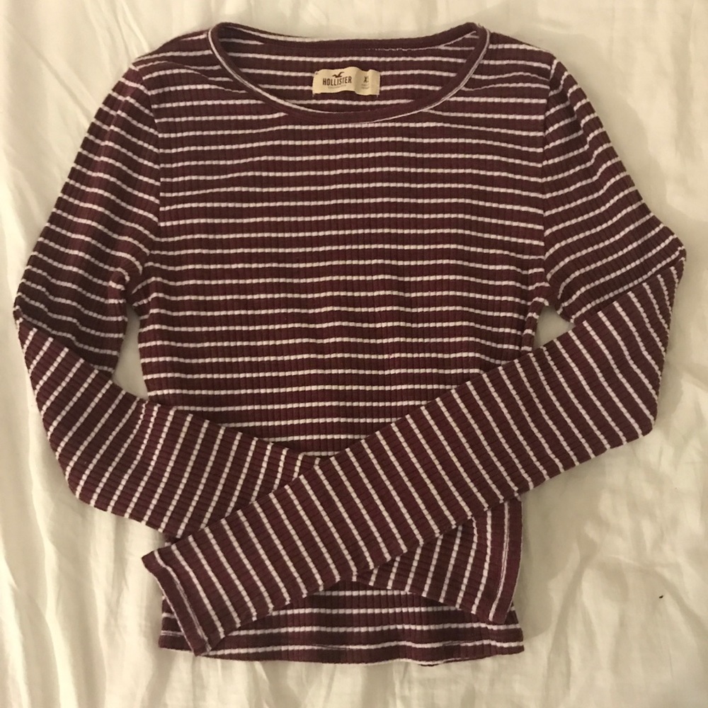 Hollister burgundy striped crop top sz XS.