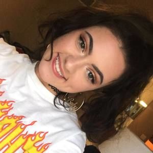 Meet your Posher, Halie