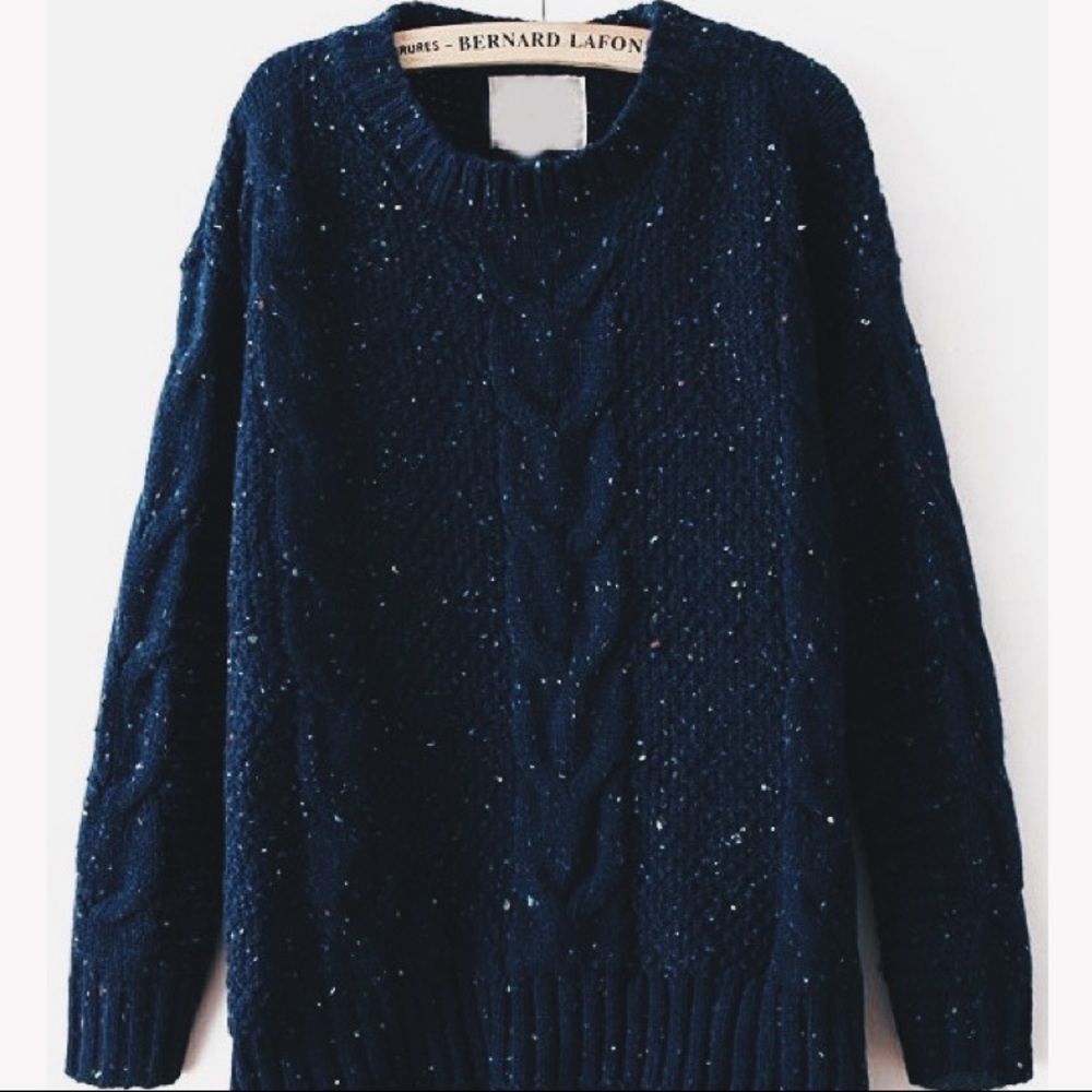 MEDIUM FALL/WINTER CABLE KNIT SWEATER!! WARM/THICK