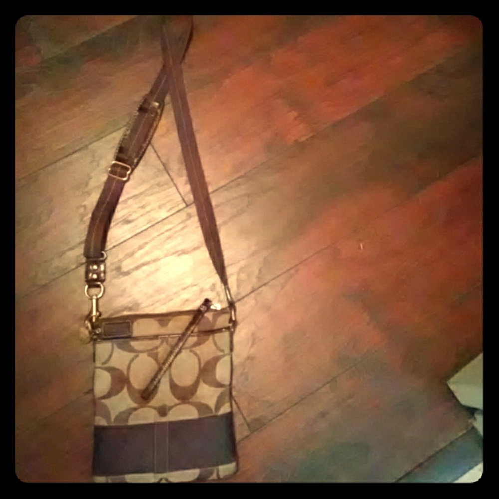 Coach purse 8 1/2 * 7 1/2