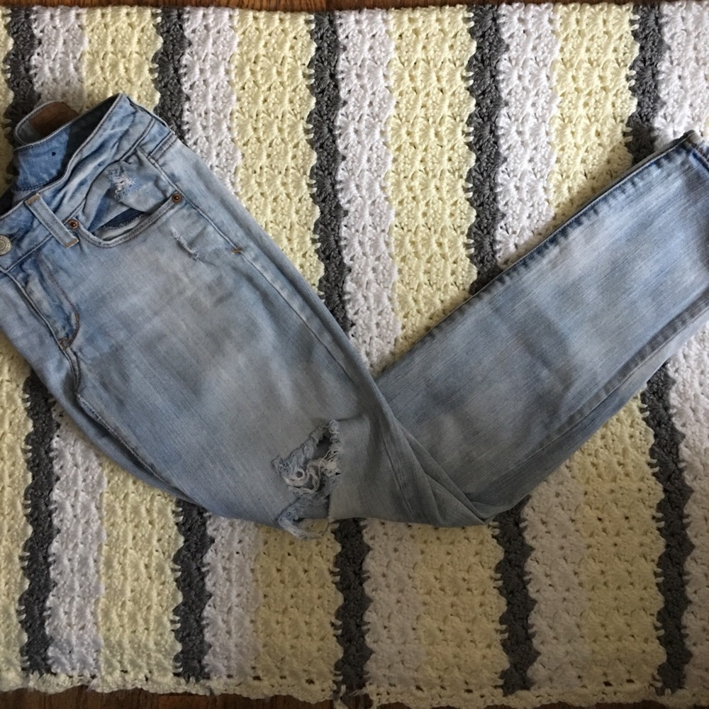 Super Distressed American Eagle Jeans 👖