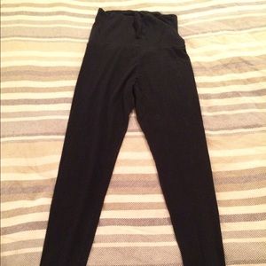 Black Gap maternity leggings medium