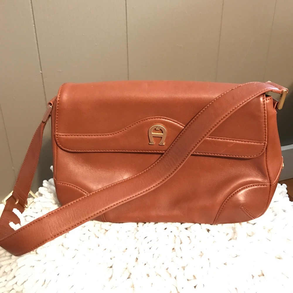 💕Like New! Etienne Aigner