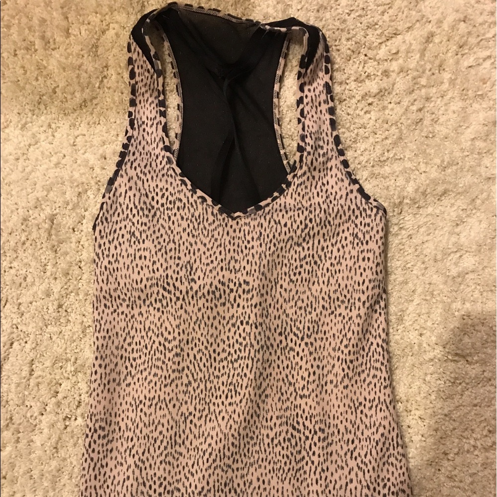 Lululemon tank size 6