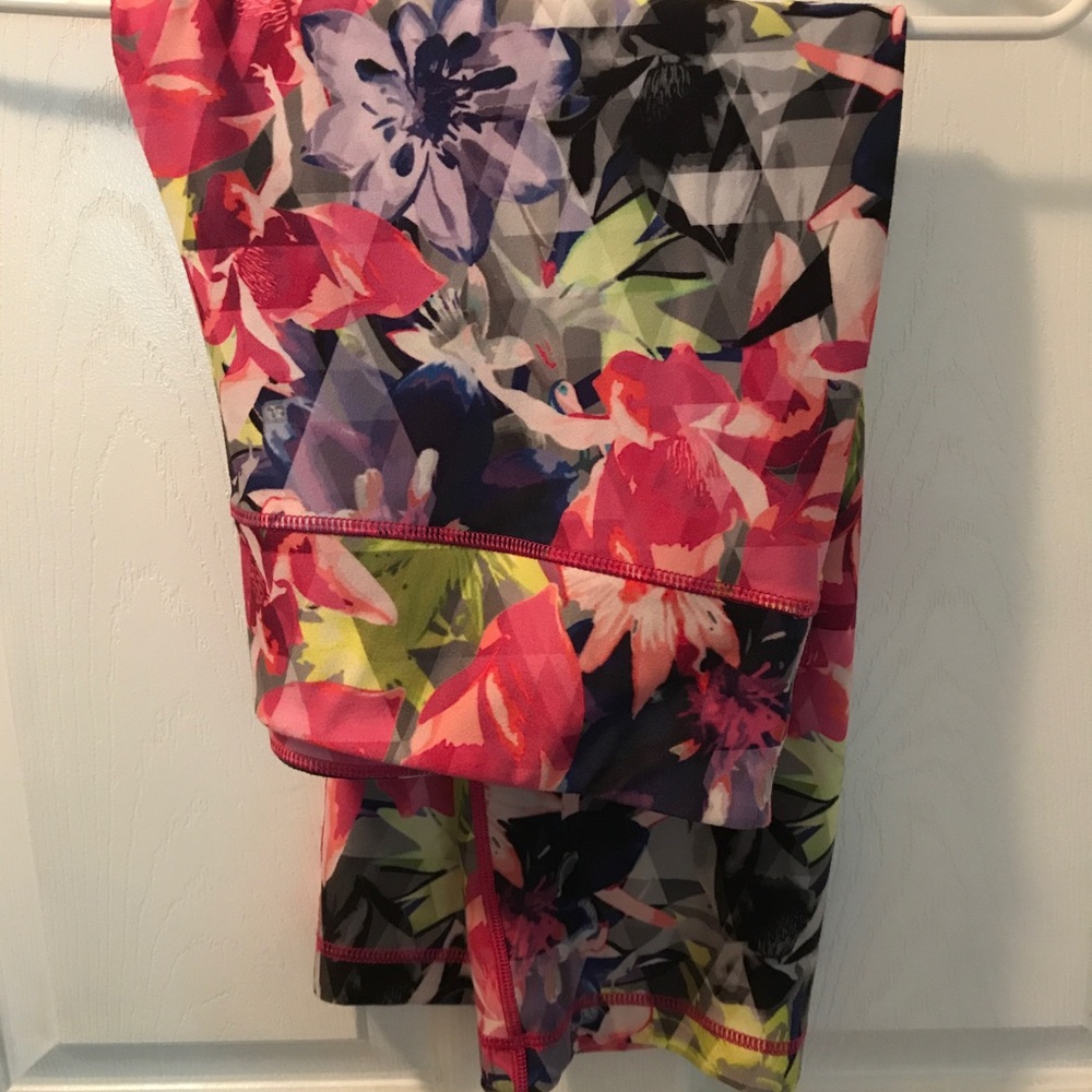 XL Reebok athletic capris