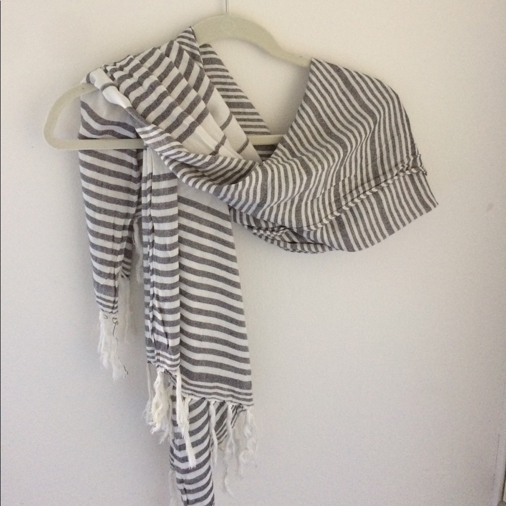 Cute striped scarf :: Forever 21