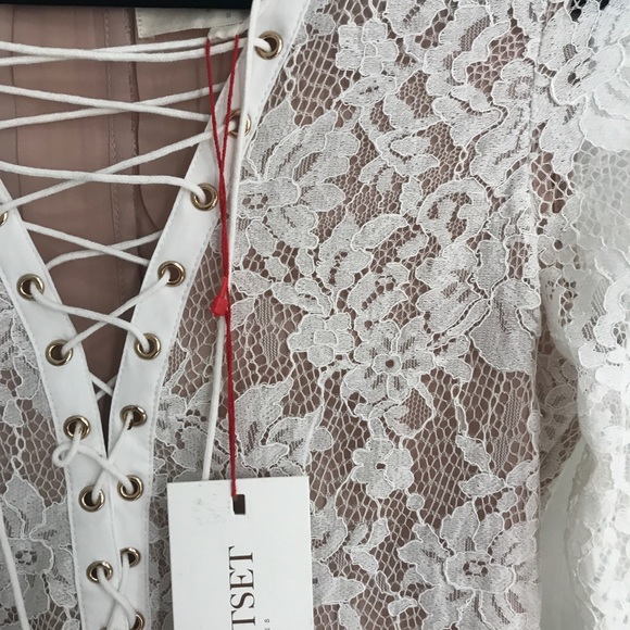 White lace dress - Picture 2 of 6