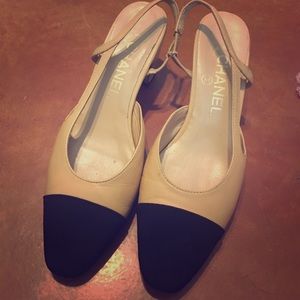 CHANEL black and tan leather pumps size 37