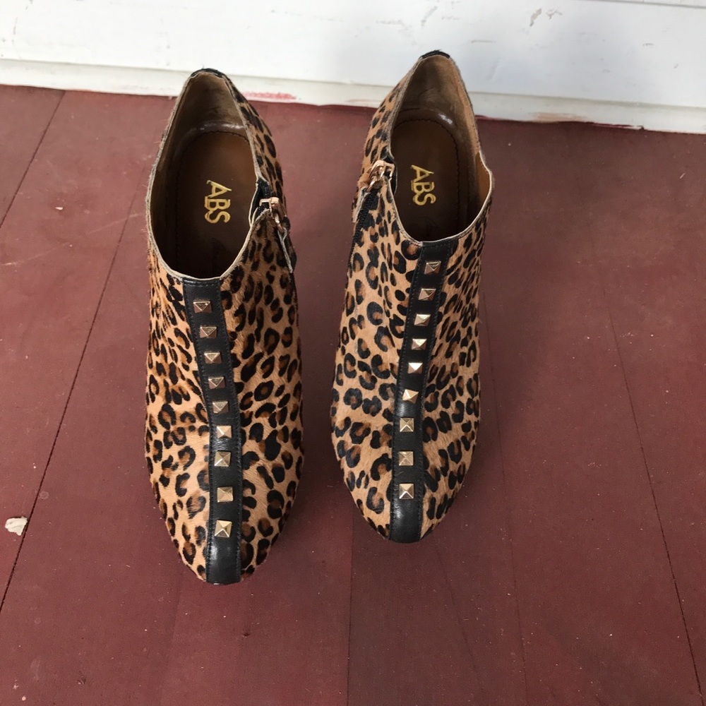Animal print heels pony hair boots.By ABC.Size71/2