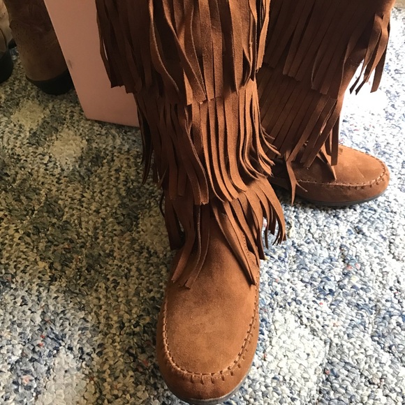 Fringe boots - Picture 2 of 2